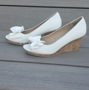 White peep toe wedge heels